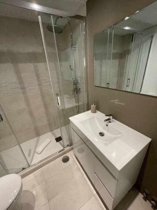 Apartamento IV Alcalaretiro Ideal Parejas Мадрид Екстериор снимка